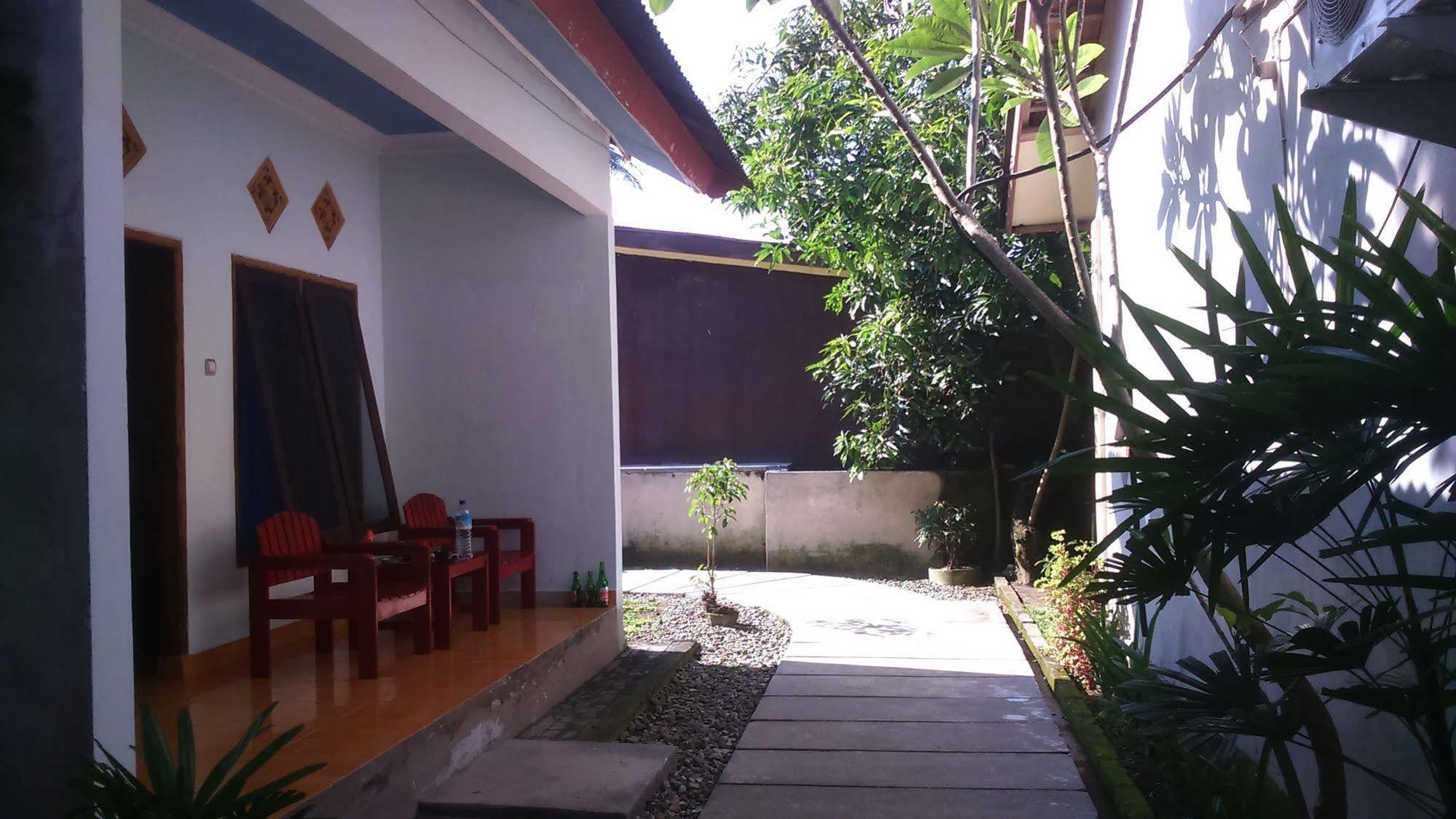 Family Garden Homestay Mangsit Екстериор снимка